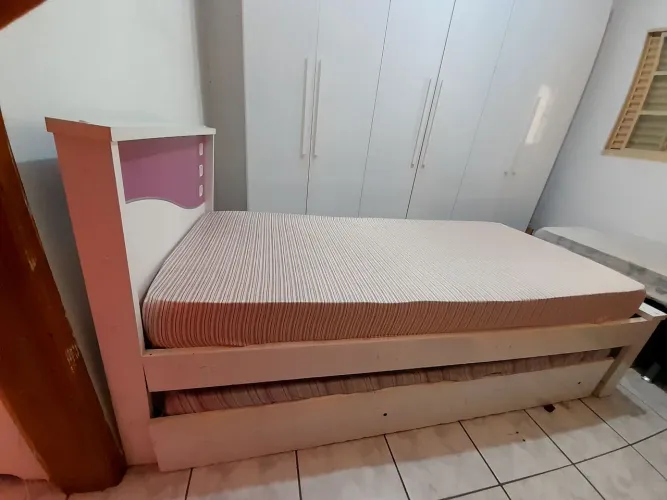 Cama bibox solteiro lilás e branco 