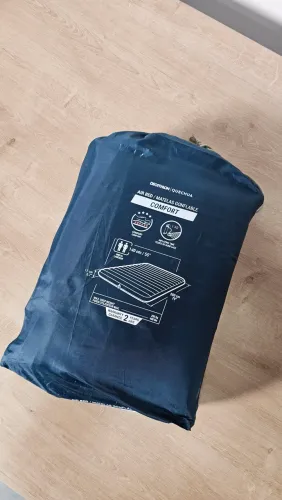 Colchão Inflável Quechua Comfort 140 cm (c/ bomba elétrica)