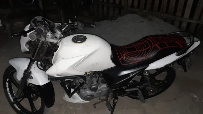 Troco essa moto mais essa caixa som jbl com moto cb 300