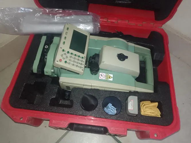 Vendo: Estação total Sanding com todos os acessórios : Tripé, bastão, prisma e Mine pris