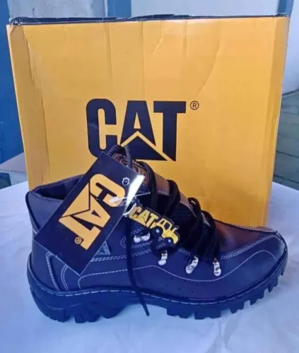 Bota Cat