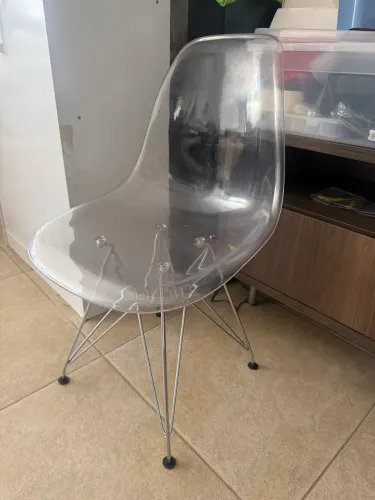 Cadeira Eames Cristal Transparente Eiffel Base Metal Cromado
