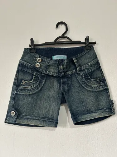 Shorts jeans tamanho 42