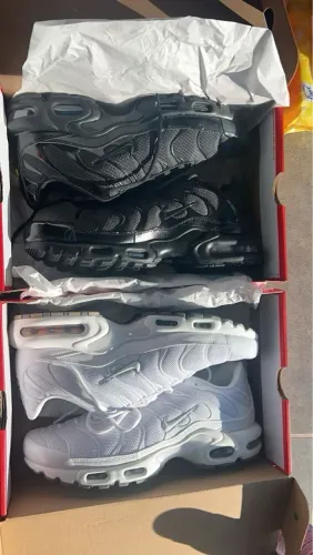 Nike Air Max Plus TN - Preto e Branco