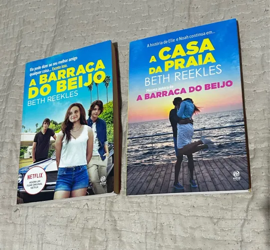 Livro A Barraca do Beijo - Beth Reekles