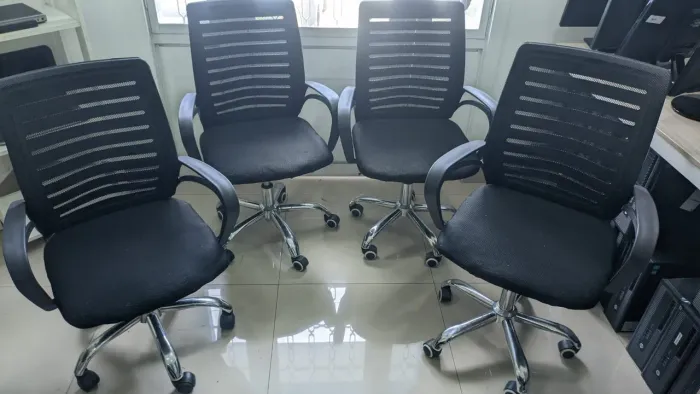 Cadeiras de escritório R$180,00 cada