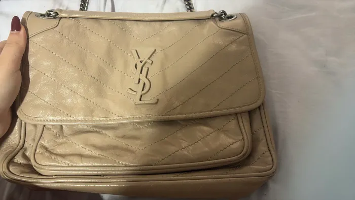 Bolsa nikki saint laurent (YSL) 