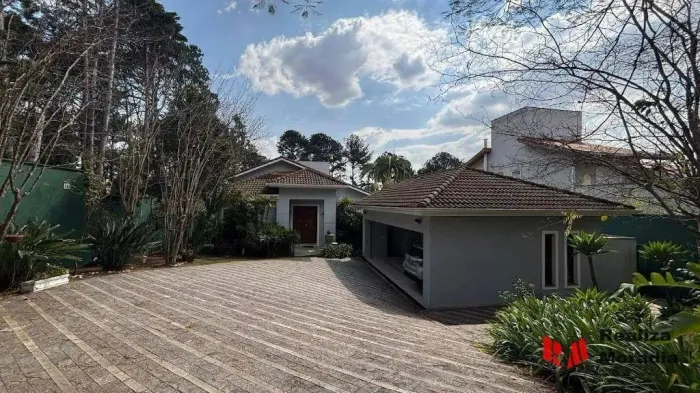 Condomínio de Alto Padrão | Casa com Piscina, Jardim e Adega Exclusiva 379 m² por R$ 2.800