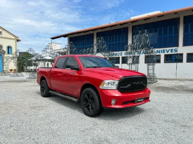 Ram Classic Laramie Night Edition 5.7 V8 16V Gasolina 4X4 Aut. 2023