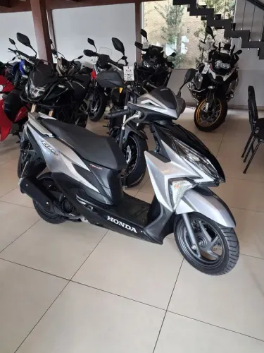 Honda Elite 125 , cinza, 2023 , motoca impecável vale a pena conferir ! 