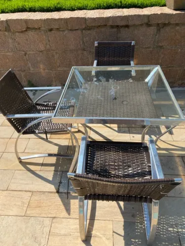 Mesa + 4 cadeiras para área externa 