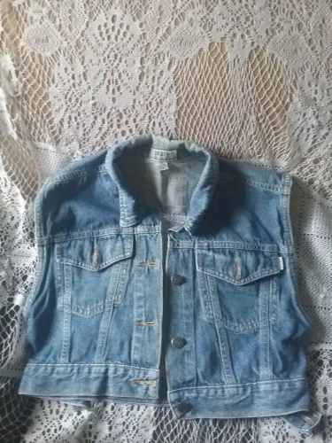 Duas Jaquetas Jeans Sem Mangas