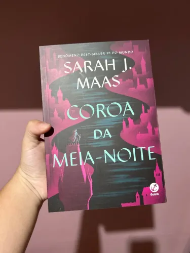 Livro Coroa da Meia-Noite - Sarah J. Maas