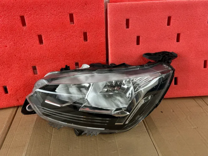 Farol Peugeot 208 lado esquerdo
