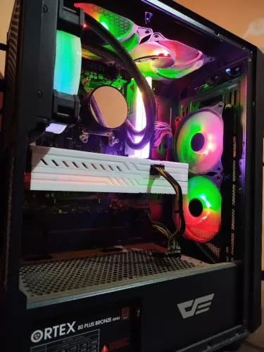 PC Gamer Ryzen 5 2600, 32GB RAM, RX580 8GB, SSD 480GB + HD 2TB - Pronto para rodar tudo!