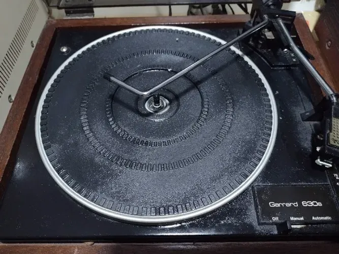 Toca-discos Garrard - Grandiente Modelo 830s - Vintage