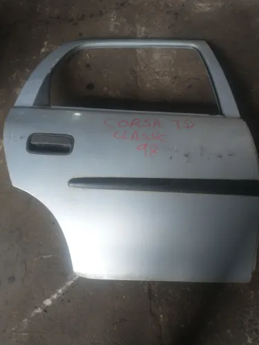 Porta traseira direito gm/Corsa 98/00