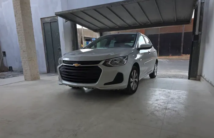 Chevrolet Onix Hatch 28 mil km LT 1.0 12V TB Flex Aut. 4P 2022