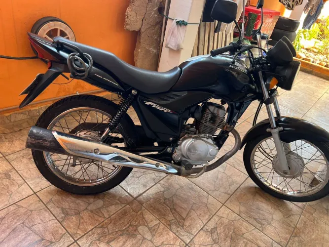 TITAN 150 FAN ESI<br>DOCUMENTO 2025 PAGO<br>NÃO FAÇO TROCAS<br>ACEITO CARTÃO <br>SÓ TRANSFERIR E RODAR