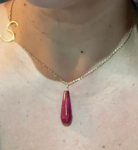 Pingente em ouro 18k com pedra Rubi bruto