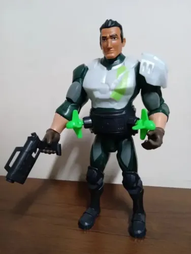 Boneco Max Steel