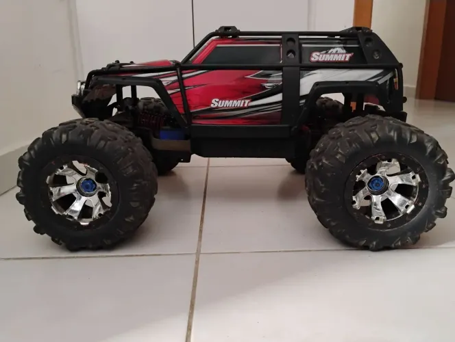 Traxxas Summit - Monster Truck RC hpi losi arrma 