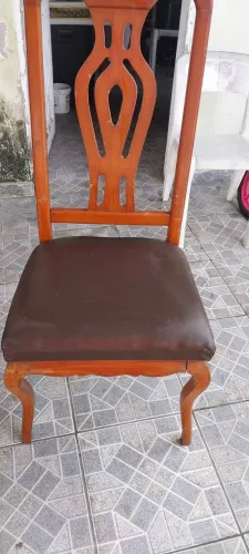 Cadeira de Jantar Clássica em Madeira e Courino