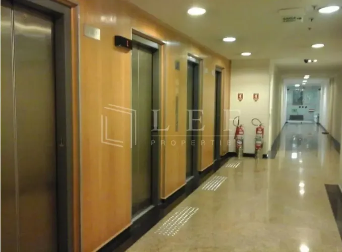 Avenida Paulista, Conjunto comercial
