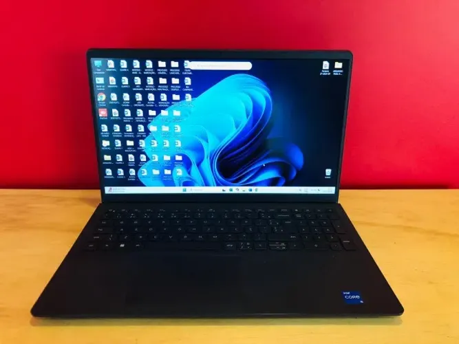 Notebook Dell Inspiron 15 3520 - Core i5 12ºGen - RAM 32GB / SSD 512GB