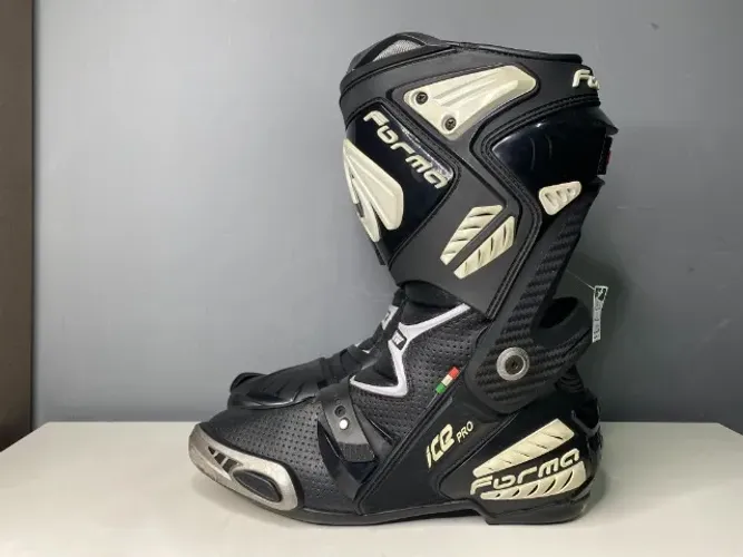 Bota para motociclista Forma Ice Pró Tamanho 41 BR Seminova