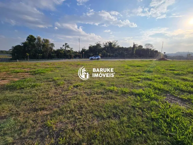 Terreno à venda no Condomínio RESIDENCIAL QUINTA DO LAGO