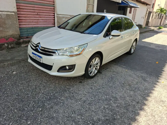 Citroen C4 Lounge Tendance 2.0 Flex 4P Mec. 2014