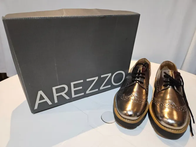 Sapato Salto Baixo Oxford Arezzo Prata Velho Metalizado R$250
