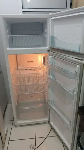 Vendo geladeira consul 330L