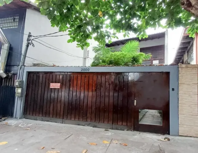 ALUGO CASA PARA FINS COMERCIAIS COM 3 PAVIMENTOS NA BATISTA CAMPOS
