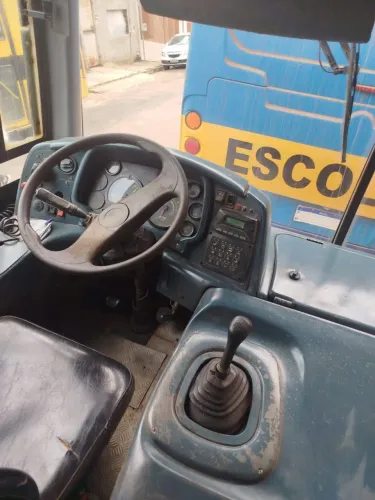 vendo ônibus Marcopolo Torino 2011 carro rodando transporte escolar carro todo revisado