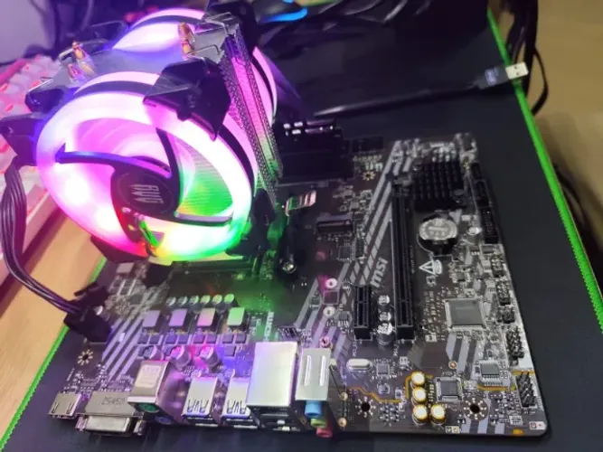 KIT Ryzen 5 5500 + MSI A520M-A PRO + 16GB 3200MHz + Cooler RGB