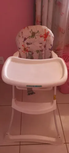 Vendo cadeirinha de alimentação + andajar + banheira com suporte