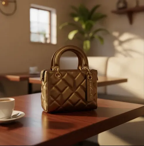 Bolsa Media Luiza Barcelos Matelassê Ouro Velho Metalizada, preço fixo.