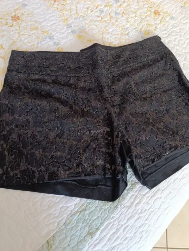 Maravilhoso shorts preto de renda e paetês. Novo! N° 38