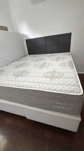 Colchão queen Absolut Ortobom em perfeito estado