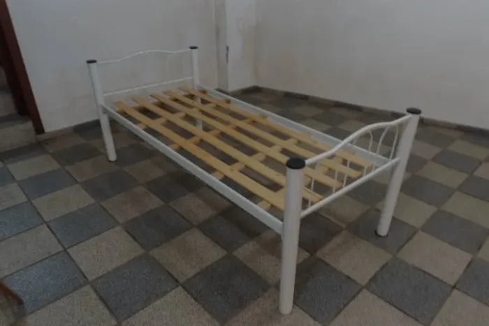 Cama de Solteiro Estrutura de Ferro