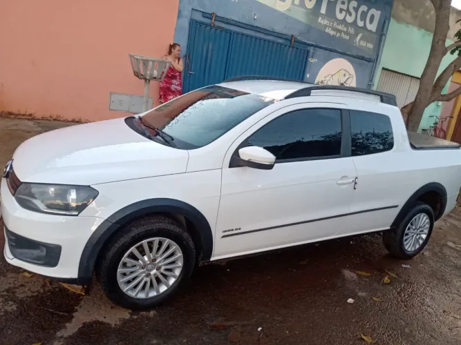 Volkswagen Saveiro Highline 1.6 T. Flex 8V CD 2015