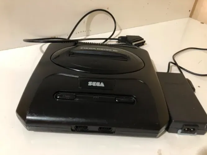 Sega Mega Drive 3 com vários mods(NTSC, Sw de região, saídas av e hdmi e cabo RGB SCART)