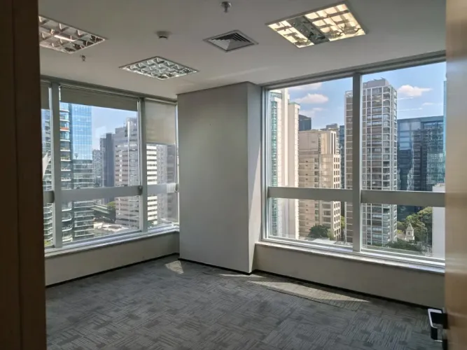 Sala comercial na Rua Joaquim Floriano, 960 - Cj. 141 e 142 459 m²