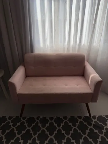 Sofá namoradeira rosa bebê 