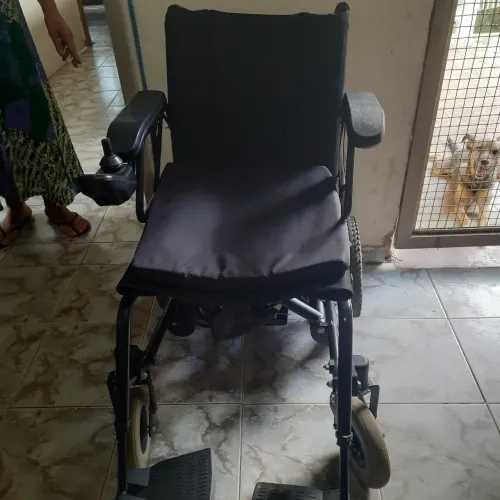 Cadeira de rodas elétrica seminova