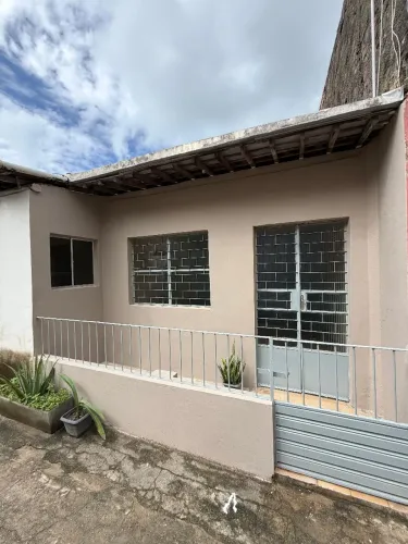 ALUGO CASA NO BAIRRO DO POÇO, CONDOMÍNIO FECHADO.