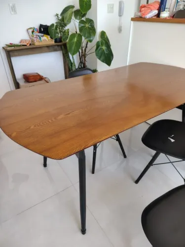 Mesa de Madeira - pés de ferro estilo industrial