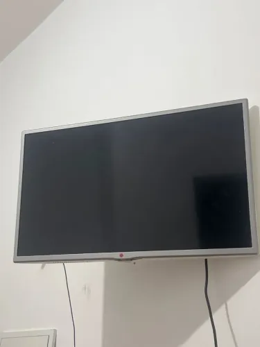 Smart TV LG 32" - modelo 32LB570B